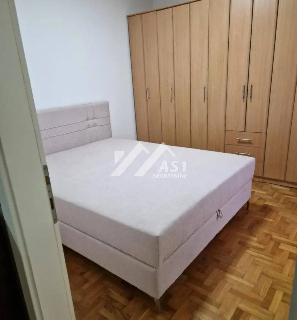 Izdavanje, dvosoban stan, 43m², Rotkvarija, Novi Sad Sve Podlokacije