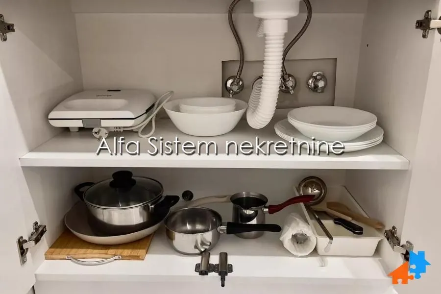 Izdavanje, dvosoban stan, 47m², Vračar Sve Podlokacije, Beograd