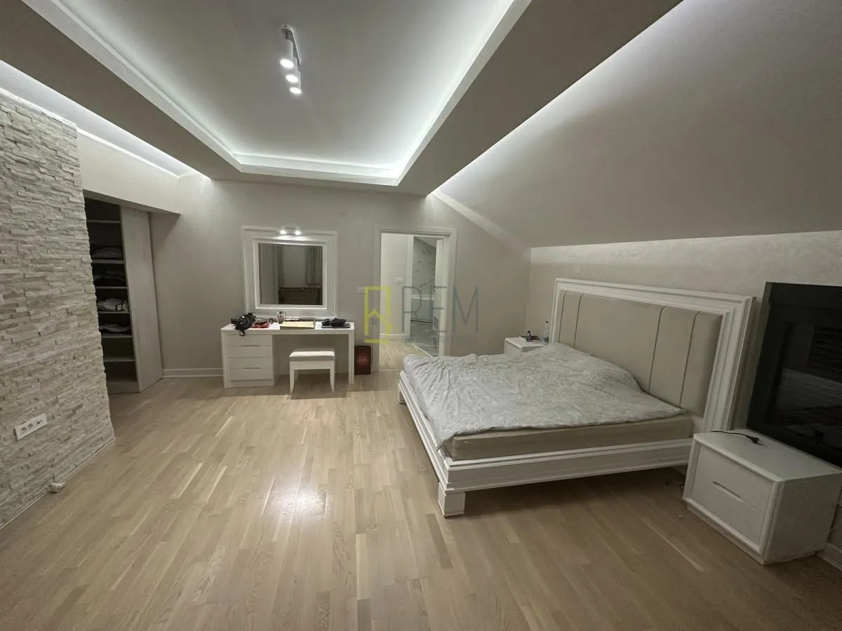 Prodaja, četvorosoban stan, 175m², Meljine, Herceg Novi