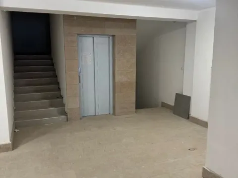 Izdavanje, garsonjera, 30m², Vezirov Most, Podgorica - image 10