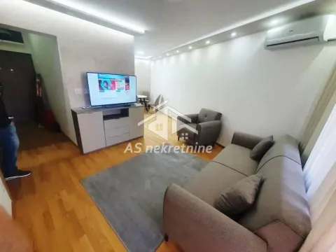 Izdavanje, dvosoban stan, 48m², Cvetkova Pijaca, Zvezdara Sve Podlokacije - image 1