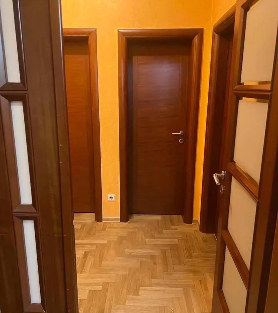 Izdavanje, trosoban stan, 130m², Preko Morače, Podgorica