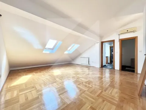 Rent, three bedroom apartment, 180m², Pobrežje, Podgorica - image 8