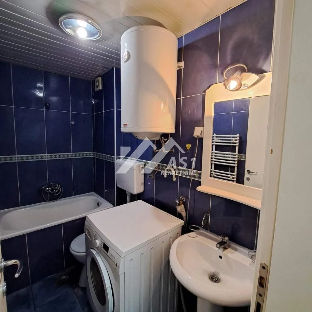 Izdavanje, stan, 24m², Centar, Novi Sad