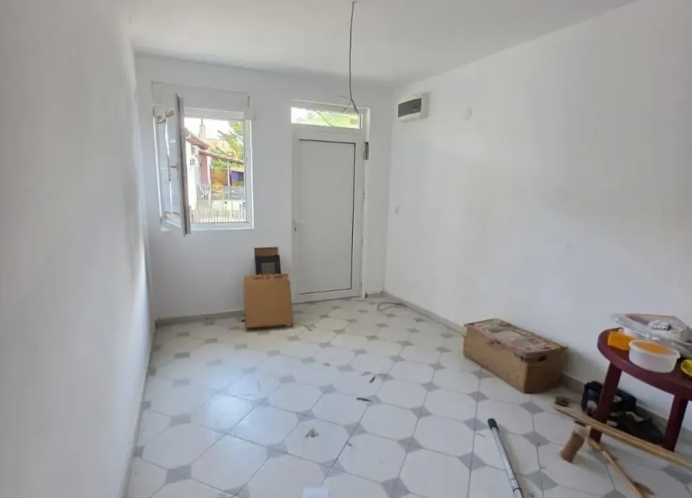 Izdavanje, poslovni prostor, 17m², Zvezdara Sve Podlokacije, Beograd