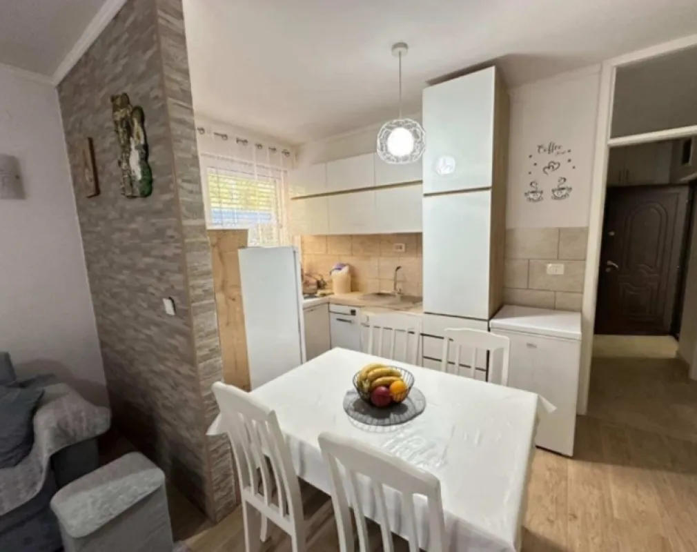 Prodaja, dvosoban stan, 48m², Dobrota, Kotor
