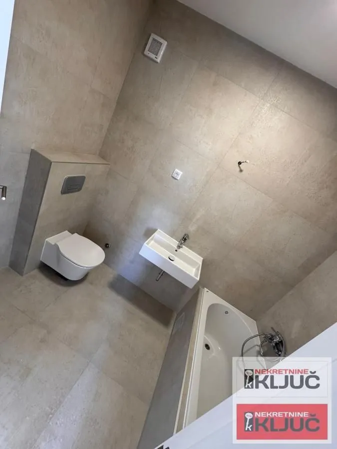Prodaja, trosoban stan, 72m², Alibegovac, Petrovaradin