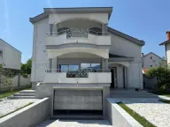 Izdavanje, kuća, 320m², Podgorica, Crna Gora - image 21