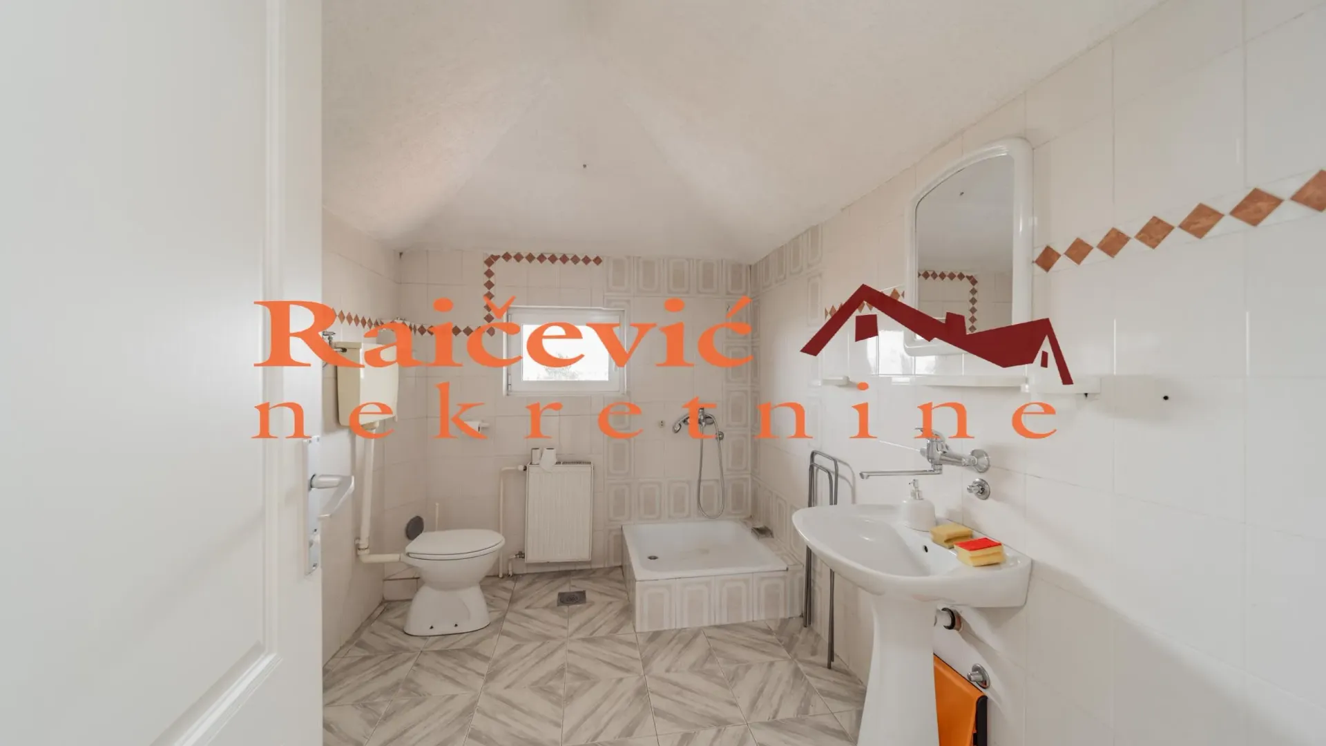 Rent, four bedroom apartment, 176m², Autokomanda, Voždovac Sve Podlokacije