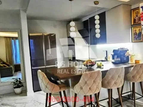 Prodaja, trosoban stan, 76m², Zemun Centar, Zemun Sve Podlokacije - image 5