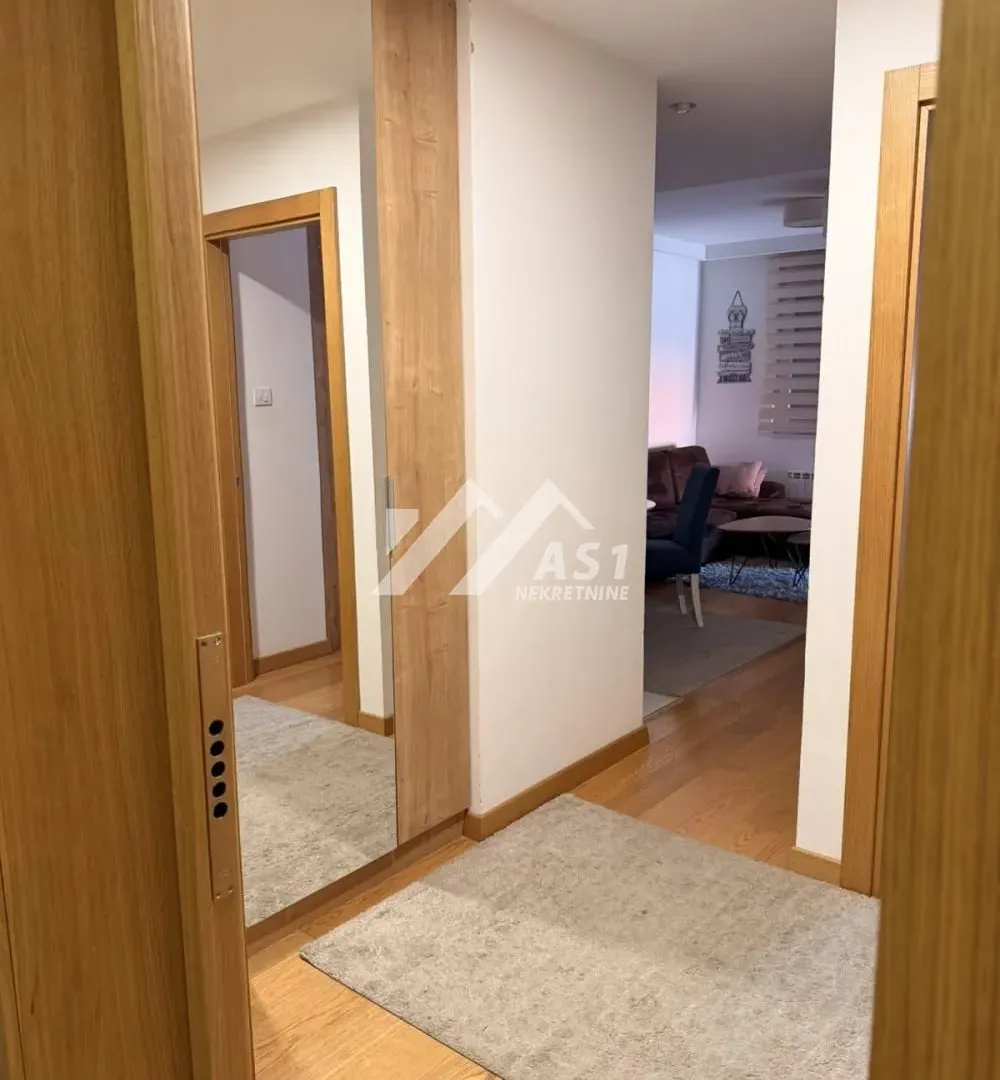 Izdavanje, jednosoban stan, 41m², Socijalno, Novi Sad Sve Podlokacije