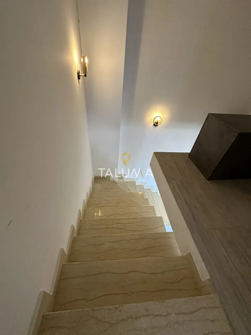 Izdavanje, stan, 160m², Stari Aerodrom, Podgorica