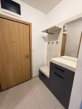 Izdavanje, jednosoban stan, 45m², City Kvart, Podgorica - image 9