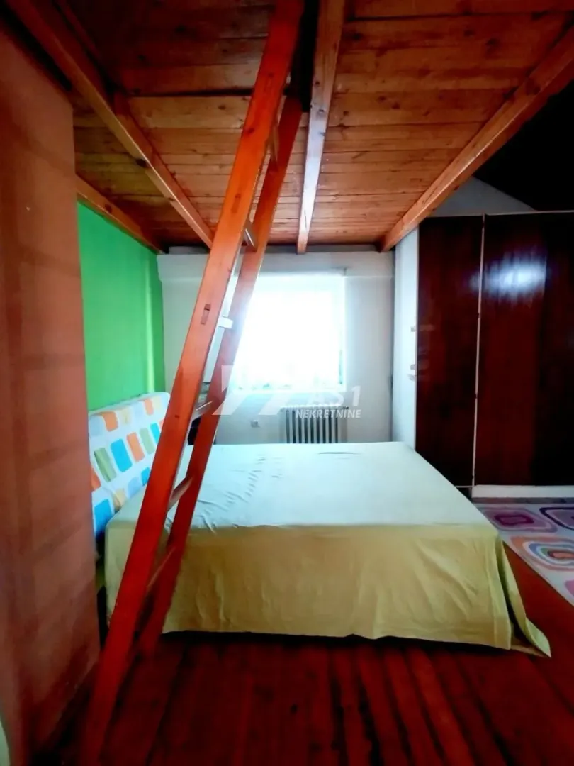Izdavanje, četvorosoban stan, 125m², Adamovićevo Naselje, Novi Sad Sve Podlokacije