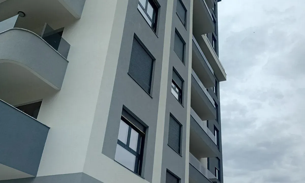 Prodaja, dvosoban stan, 73m², Centar, Bar