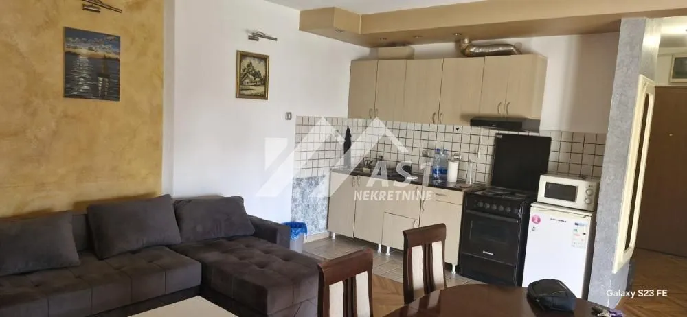 Izdavanje, dvosoban stan, 47m², Rotkvarija, Novi Sad Sve Podlokacije