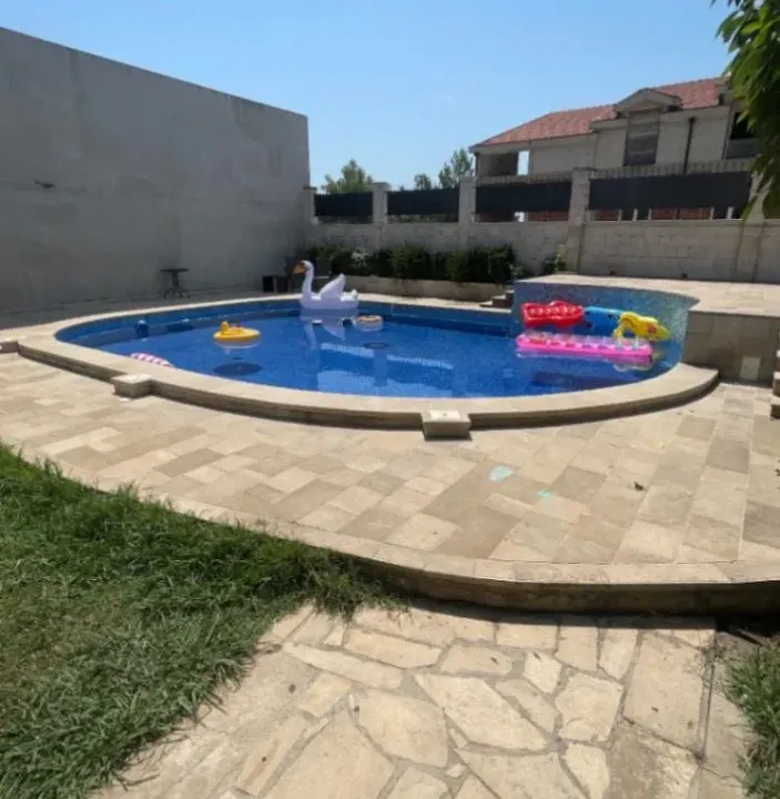 Izdavanje, dvosoban stan, 85m², Kavač, Kotor