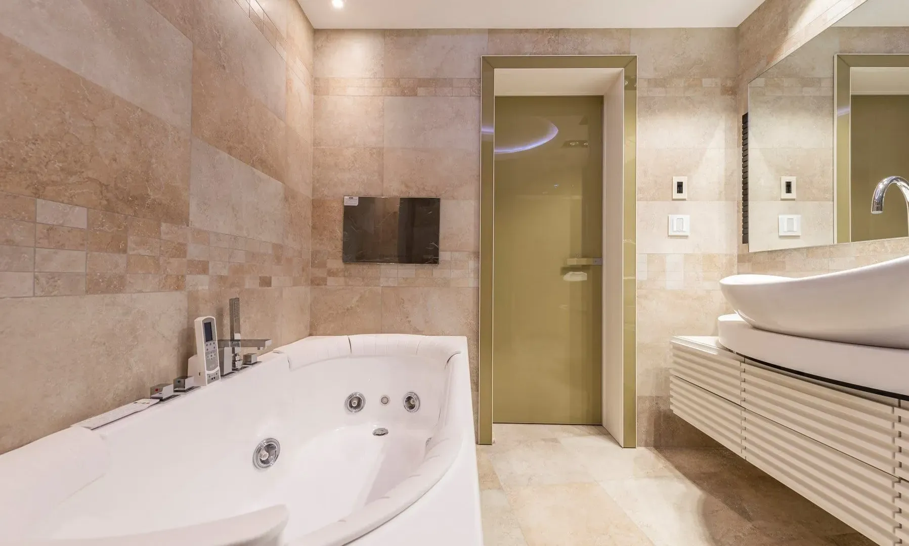 Sale, one bedroom apartment, 115m², Centar, Budva