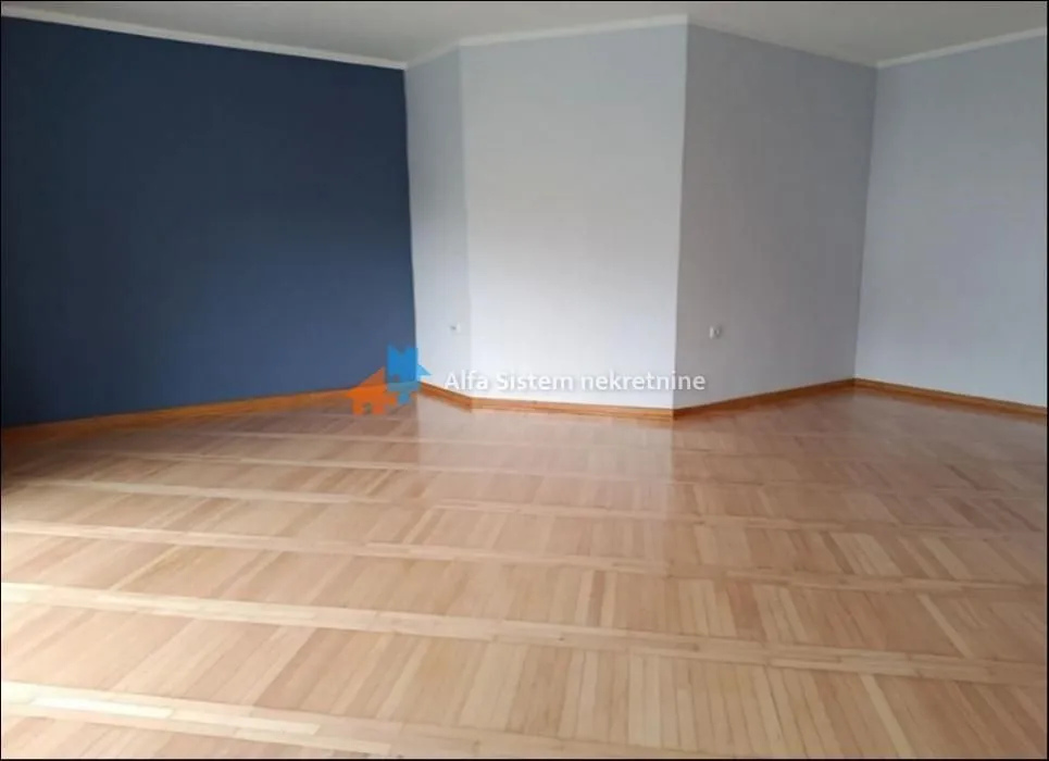 Izdavanje, četvorosoban stan, 125m², Savski Venac, Beograd