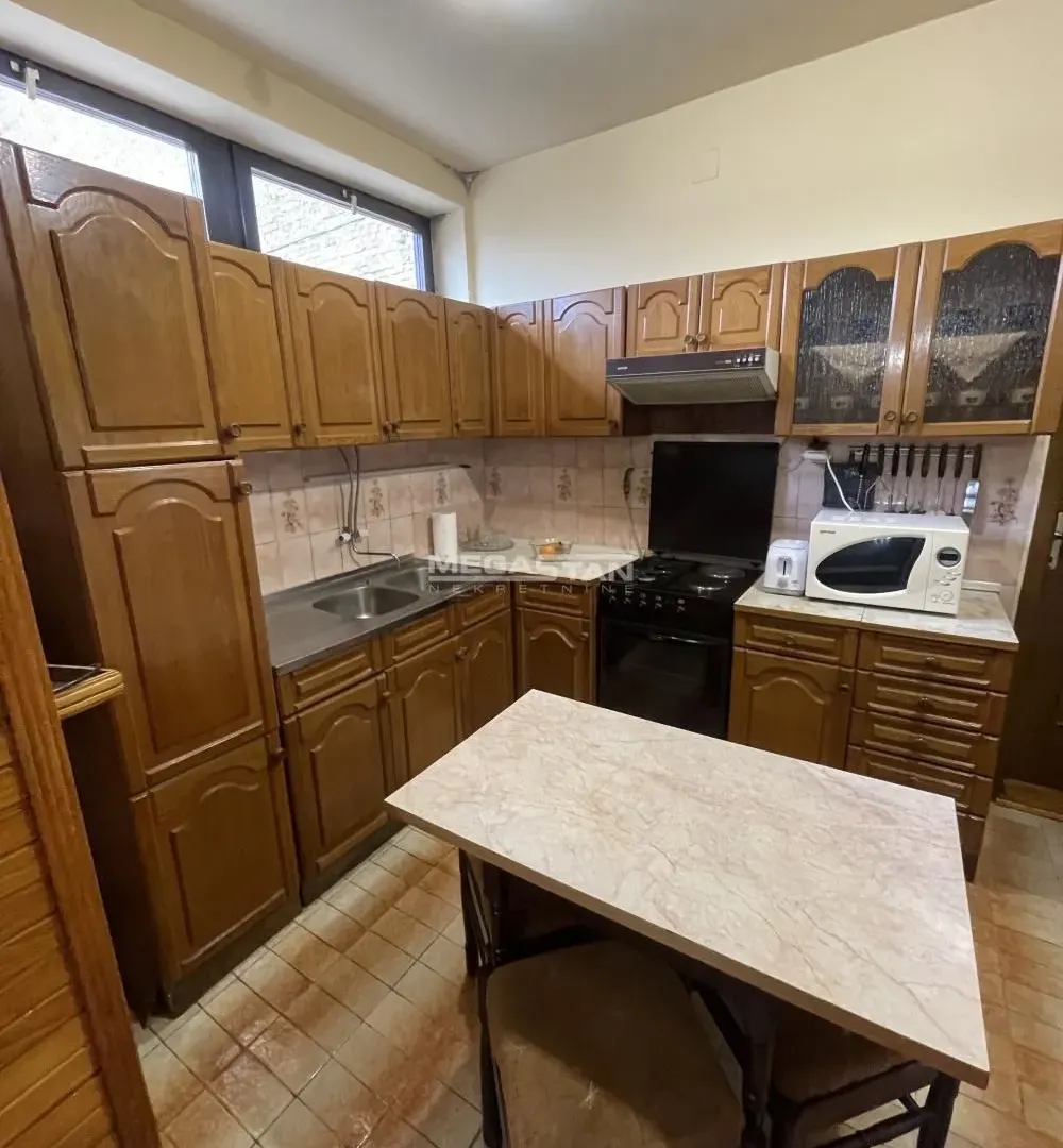 Prodaja, kuća, 363m², Centar, Zrenjanin
