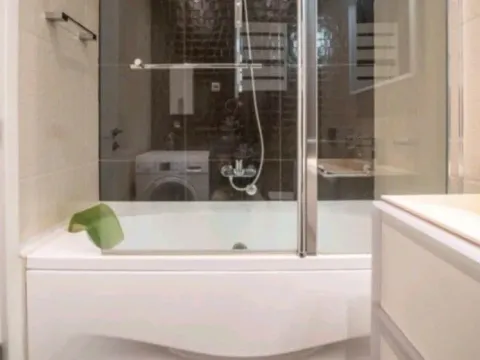 Izdavanje, trosoban stan, 140m², Preko Morače, Podgorica - image 12