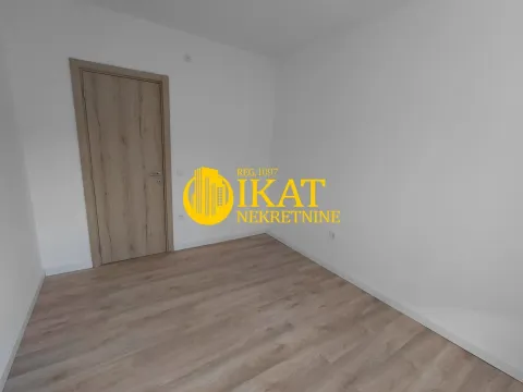 Prodaja, četvorosoban stan, 74m², Severni Bulevar, Zvezdara Sve Podlokacije - image 3