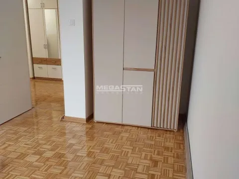Izdavanje, trosoban stan, 72m², Novi Beograd Sve Podlokacije, Beograd - image 3