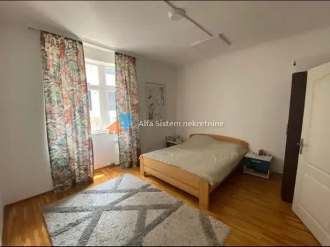 Izdavanje, trosoban stan, 80m², Vračar Hram, Vračar Sve Podlokacije - image 9