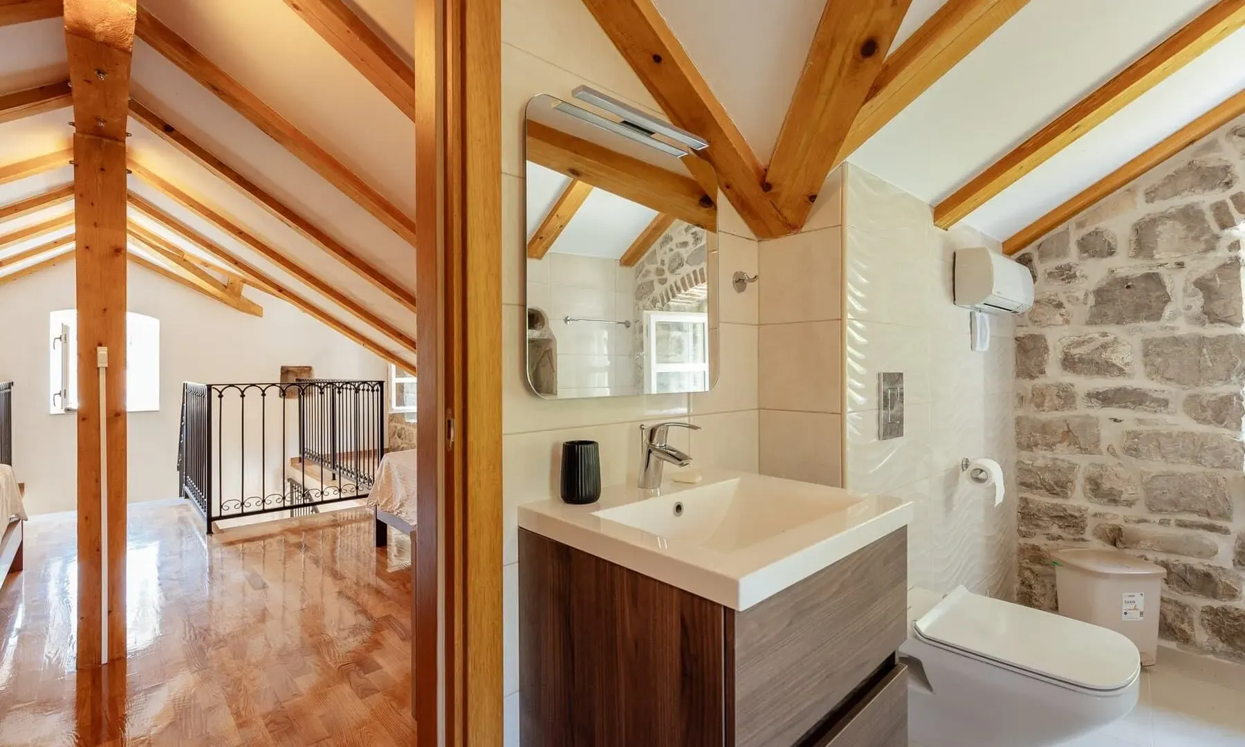 Sale, house, 800m², Prčanj, Kotor