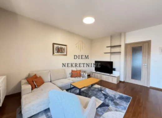 Izdavanje, četvorosoban stan, 127m², Master Kvart, Podgorica