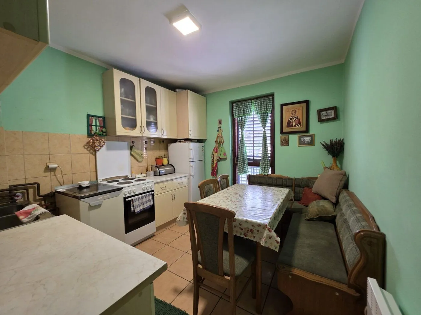 Izdavanje, stan, 54m², Cetinje, Crna Gora
