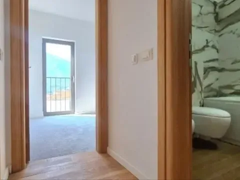 Prodaja, trosoban stan, 109m², Dobrota, Kotor - image 2