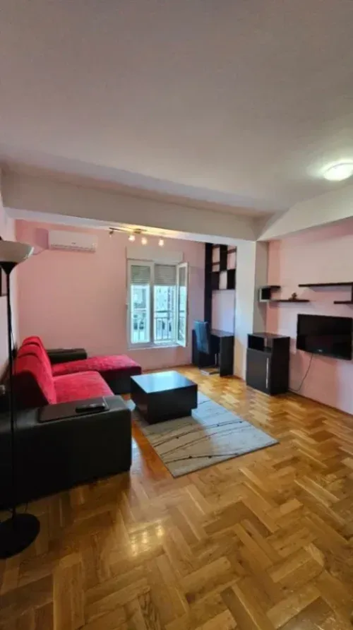 Izdavanje, jednosoban stan, 45m², Blok 6, Podgorica