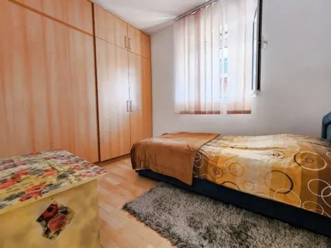 Izdavanje, trosoban stan, 120m², Burtaiši, Bar - image 4