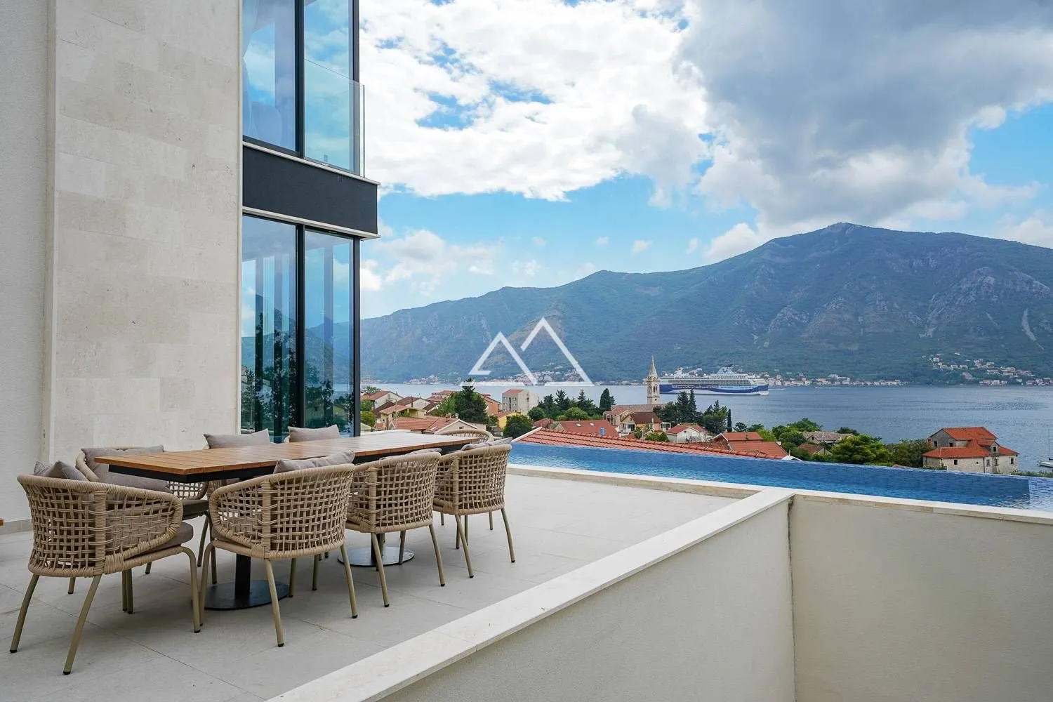 Sale, house, 413m², Dobrota, Kotor