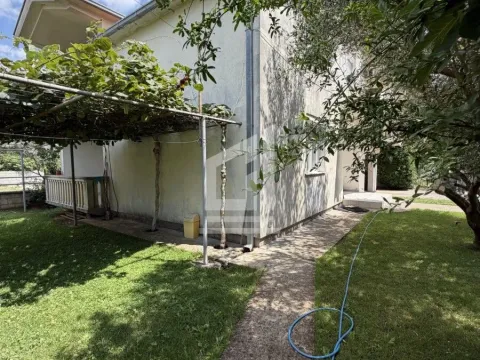 Prodaja, kuća, 187m², Zlatica, Podgorica - image 2