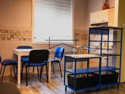 Izdavanje, dvosoban stan, 58m², Rotkvarija, Novi Sad Sve Podlokacije - image 1