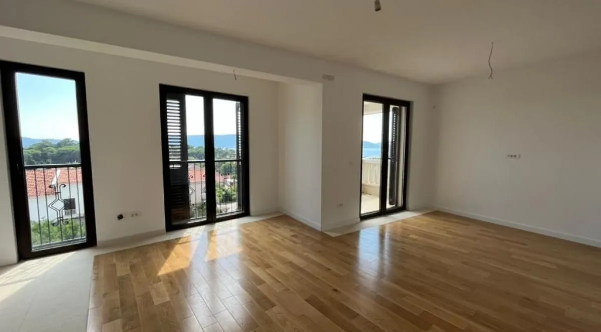 Prodaja, dvosoban stan, 71m², Tivat, Crna Gora