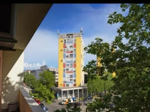 Izdavanje, dvosoban stan, 55m², Centar, Podgorica - image 5