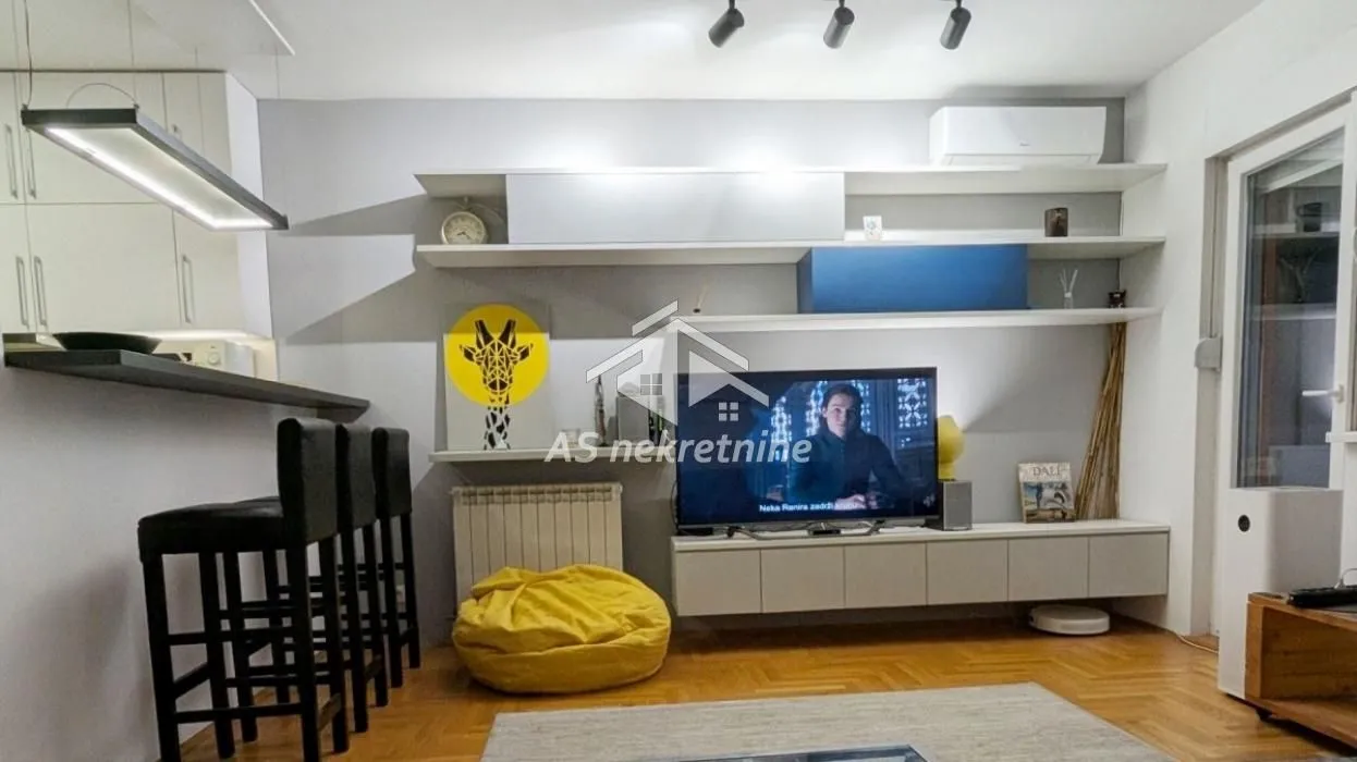 Rent, three bedroom apartment, 71m², Novi Beograd Blok 72, Novi Beograd Sve Podlokacije