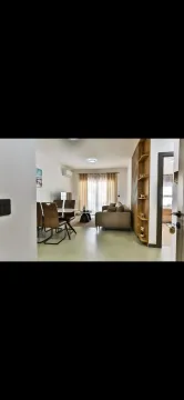 Dnevna soba sa trpezarijom i garniturom za sjedenje. - image 3