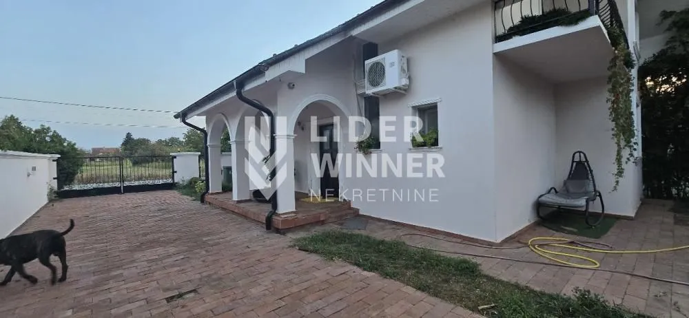 Prodaja, kuća, 340m², Zemun Ugrinovci, Zemun Sve Podlokacije