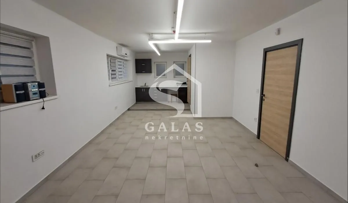 Izdavanje, poslovni prostor, 78m², Vračar Sve Podlokacije, Beograd