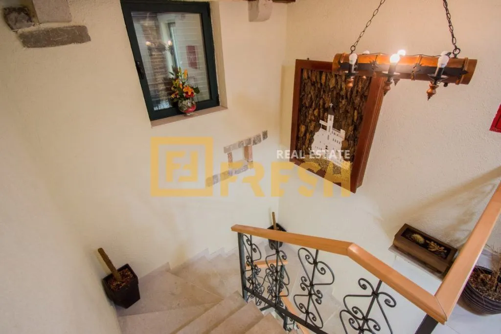 Sale, office space, 300m², Mareza, Podgorica