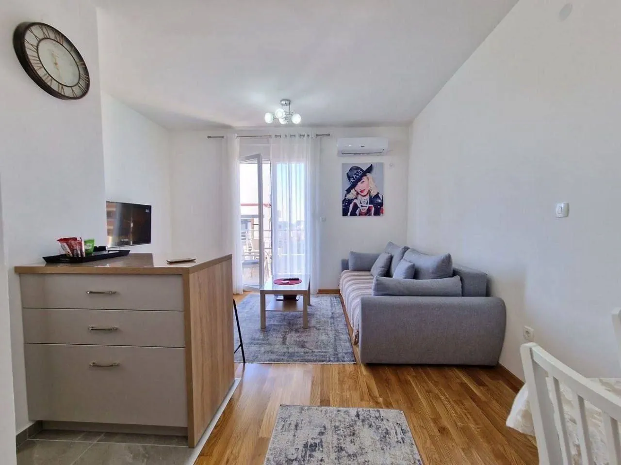 Rent, one bedroom apartment, 47m², Bečići, Budva
