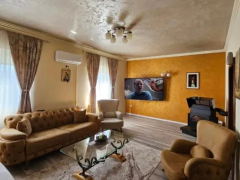 Prodaja, kuća, 191m², Tološi, Podgorica - image 6