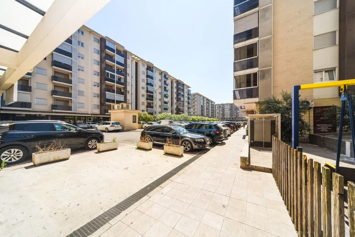 Rent, office space, 45m², City Kvart, Podgorica
