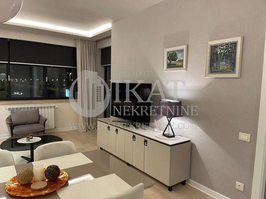 Izdavanje, dvosoban stan, 50m², Novi Beograd Sve Podlokacije, Beograd