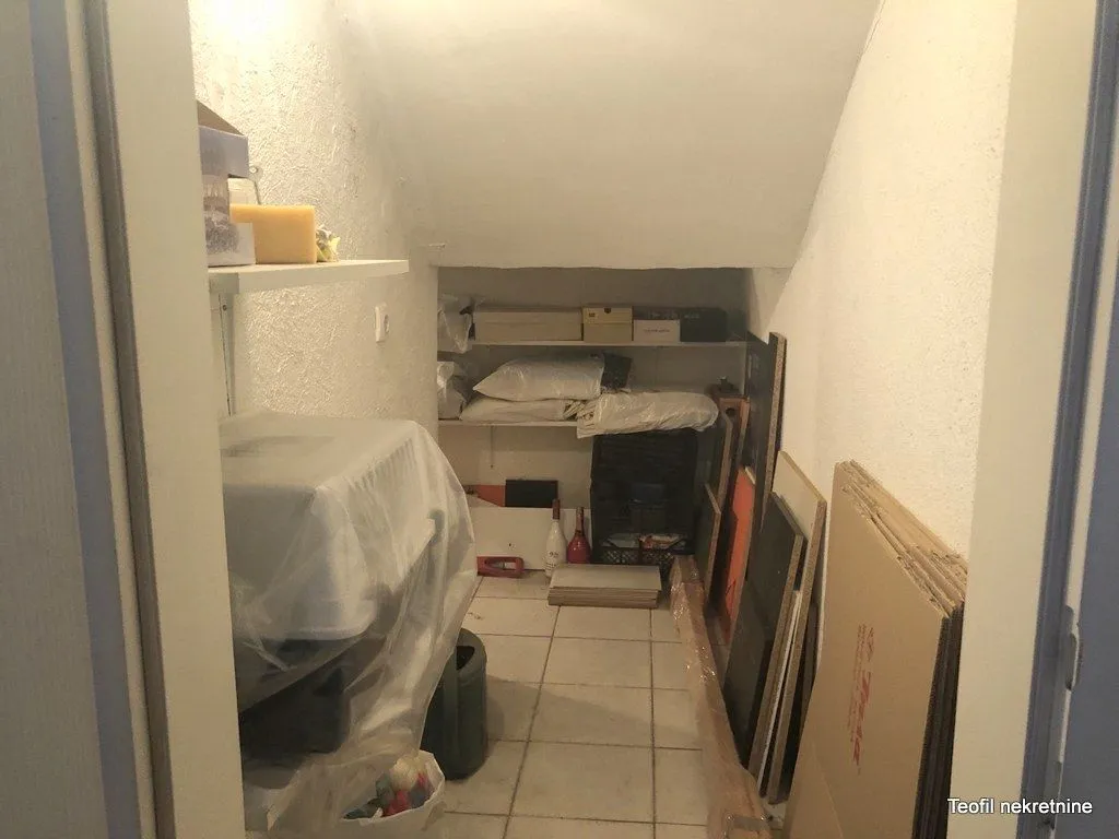 Prodaja, dvosoban stan, 46m², Zemun Gornji Grad, Zemun Sve Podlokacije