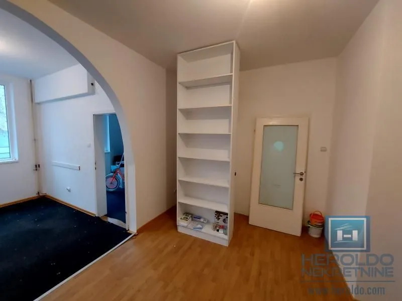 Sale, office space, 72m², Centar, Jagodina